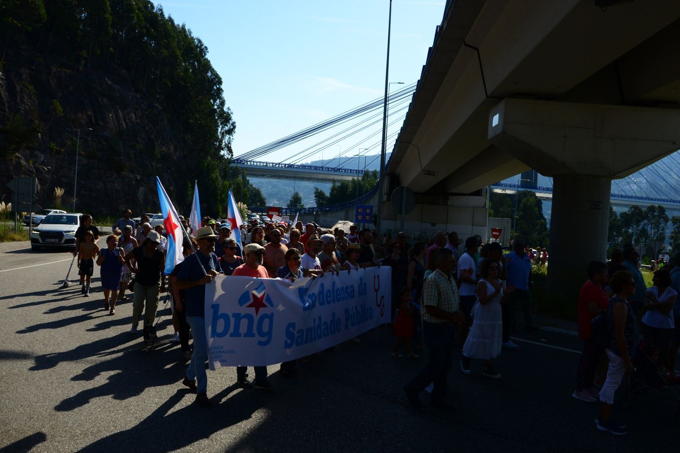 Moaña planta el grito en la calle: "Coa nosa saúde non se xoga"