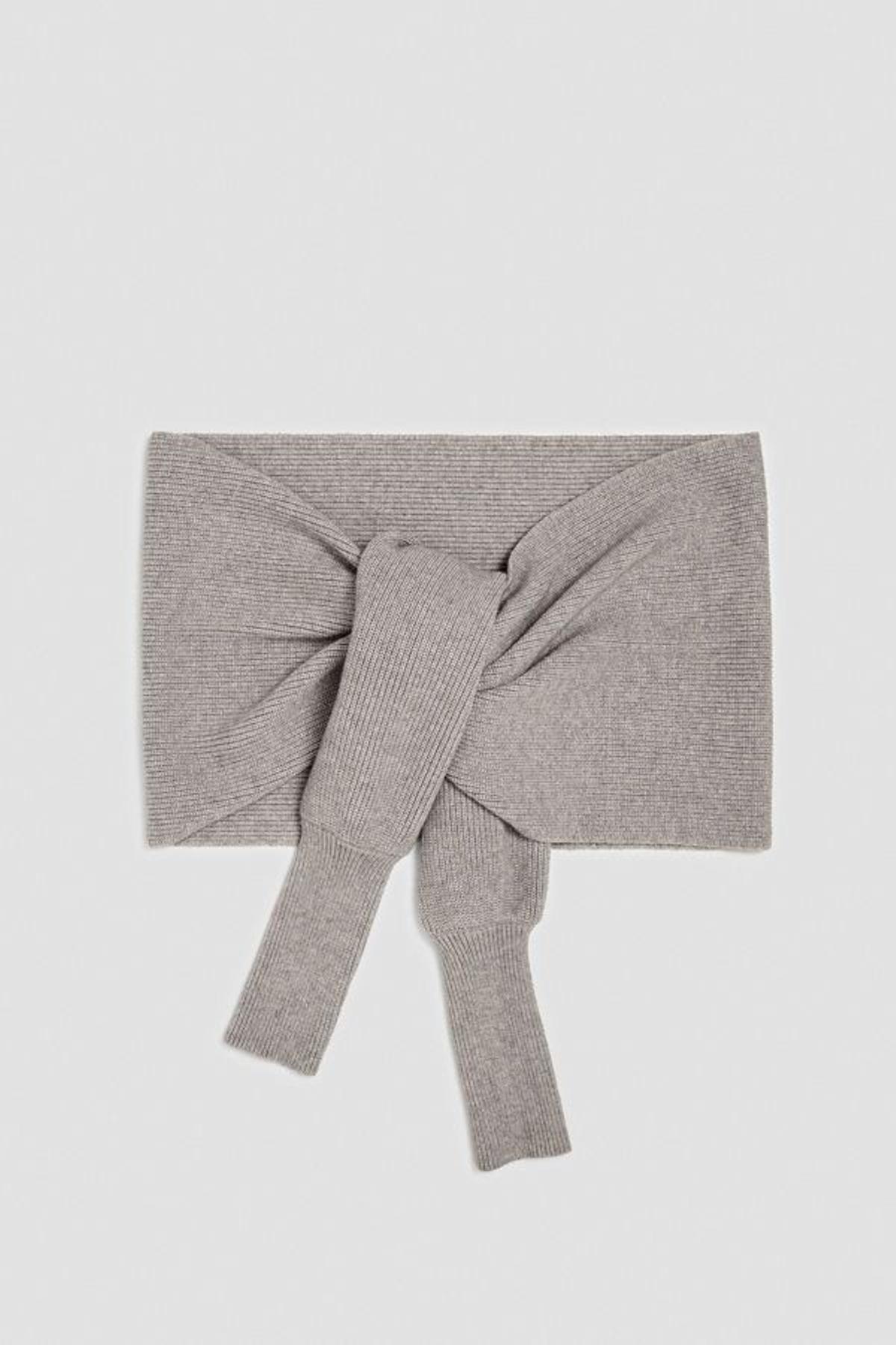 Bufanda-manoplas de Zara en gris