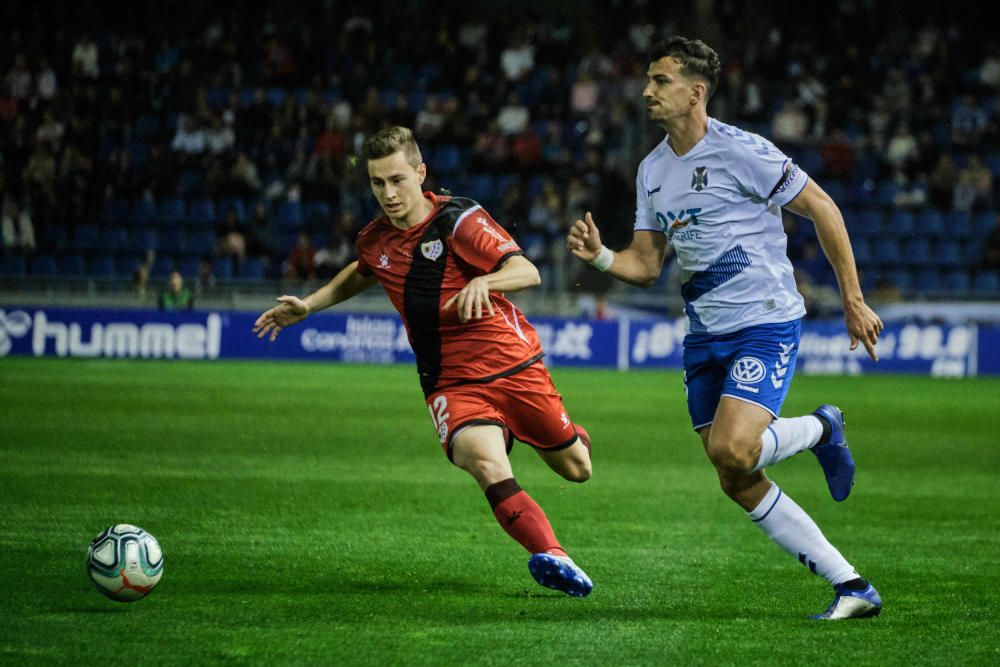 Partido de Liga CD Tenerife y el Rayo Valllecano.