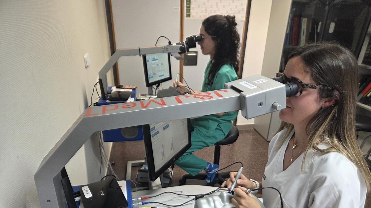 Curso de simulación en cirugía oftalmológica en el Hospital de Alicante