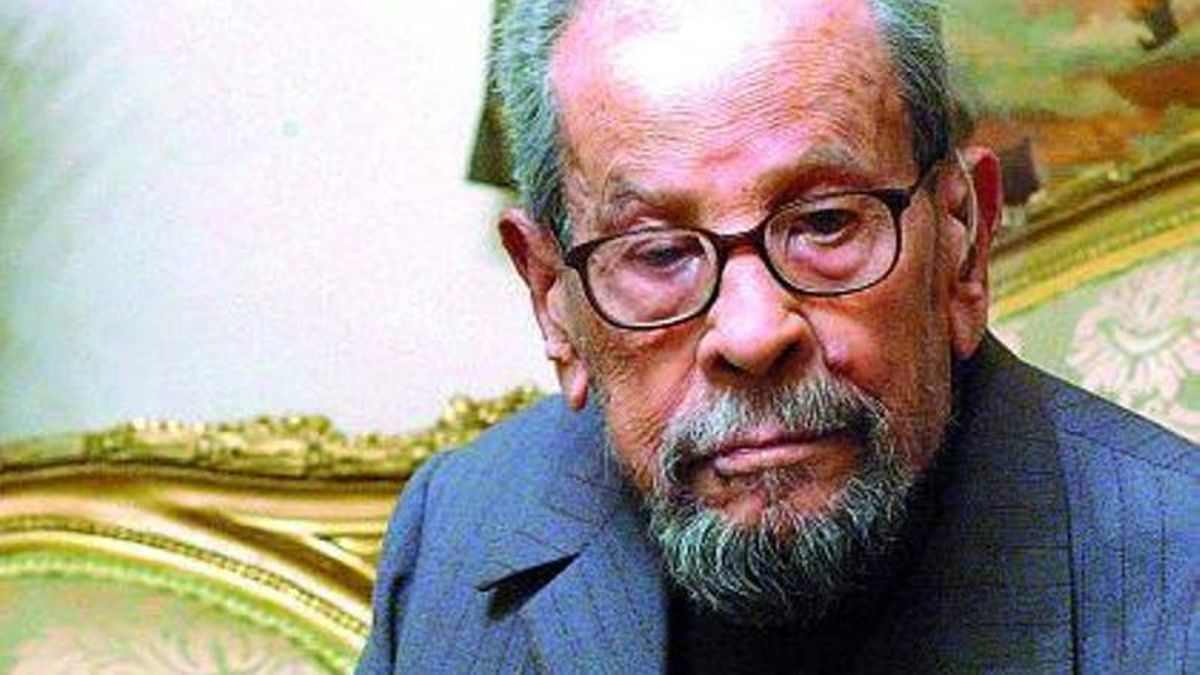 Naguib Mahfuz.