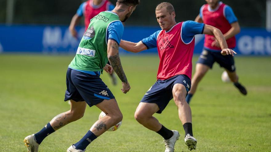 Álex Bergantiños, durante un entrenamiento en Abegondo. |  // CASTELEIRO / ROLLER AGENCIA