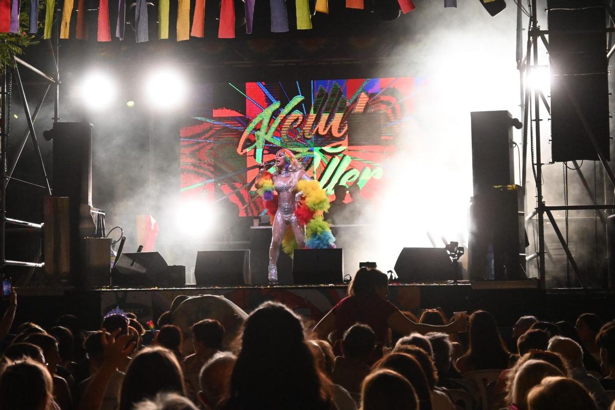 La 'drag quee'n y 'performer' Kely Roller también actuó en Baena.