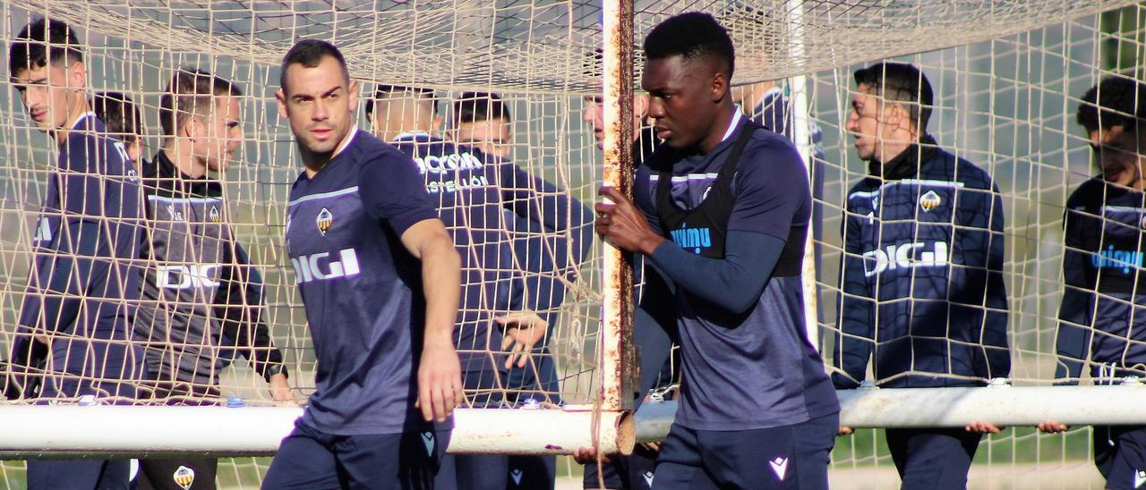 Kialy Abdoul Koné, en la sesión de este lunes en Marina d’Or, donde el Castellón prepara la eliminatoria de Copa del Rey de mañana, frente al Cartagena.