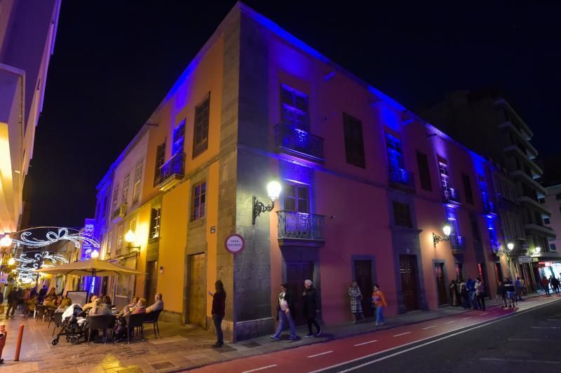 04-01-2020 LAS PALMAS DE GRAN CANARIA. Iluninación exterior de la Casa-Museo Pérez Galdós. Fotógrafo: ANDRES CRUZ  | 04/01/2020 | Fotógrafo: Andrés Cruz