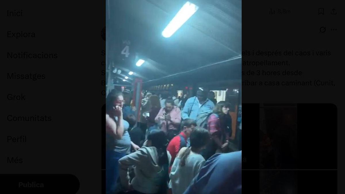 Así fue el caos vivido anoche en la estación de Castelldefels tras "salir humo del tren"