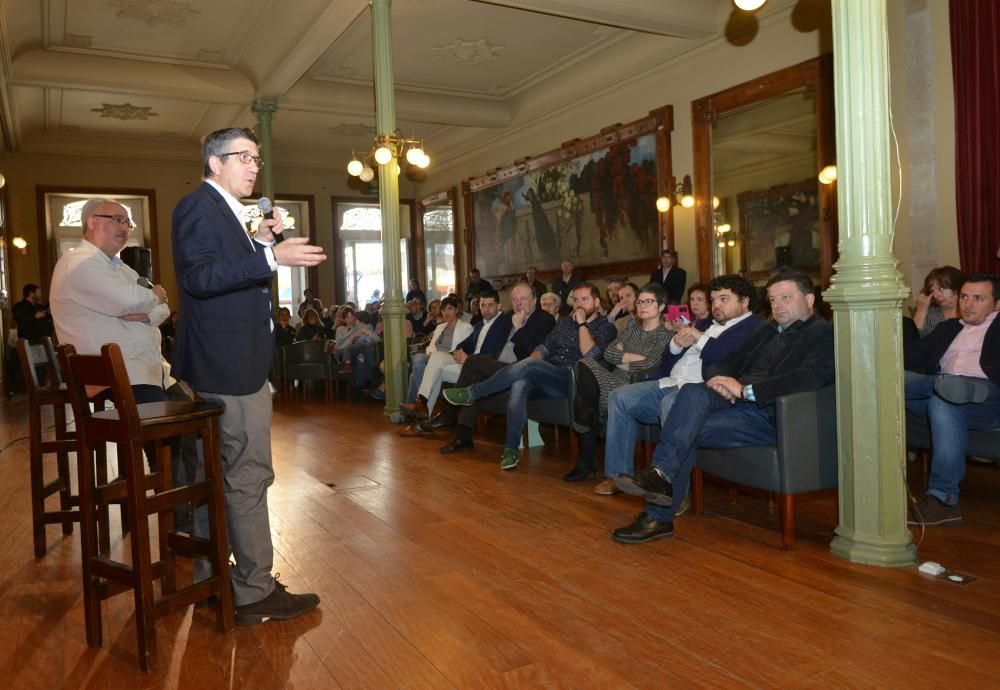 Patxi López con la militancia en Pontevedra