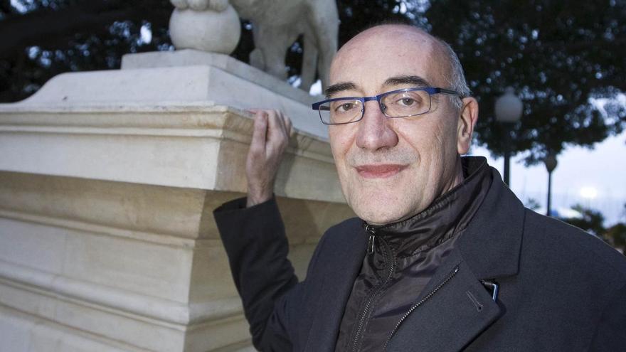 Antonio Altarriba, guionista del cómic &quot;El cielo en la cabeza&quot;