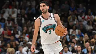 Aldama renueva con los Grizzlies