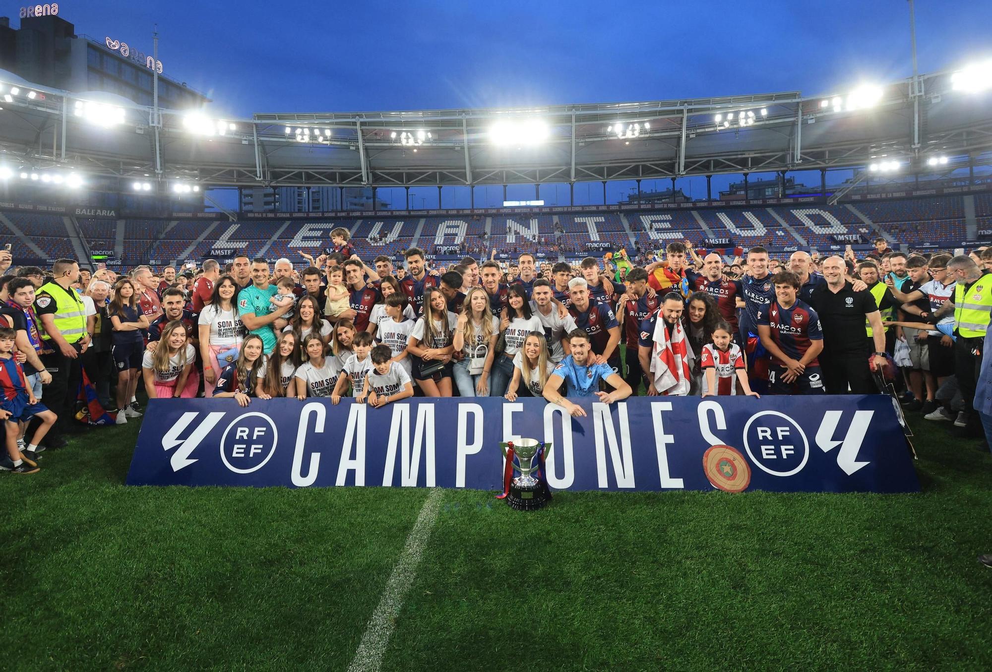 Las mejores imágenes de la celebración del Levante en el Ciutat