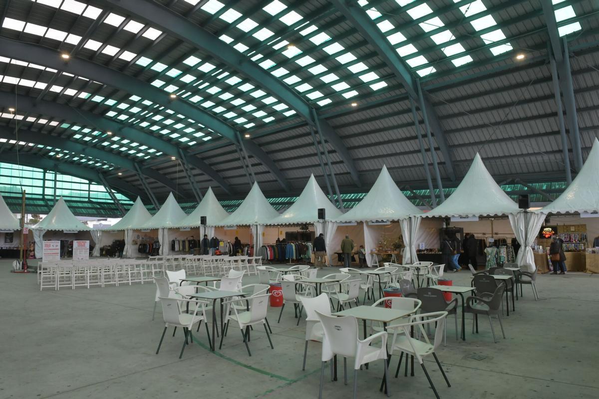 Una veintena de establecimientos locales participan en la feria que se celebra hasta el domingo en el Campo da Festa.