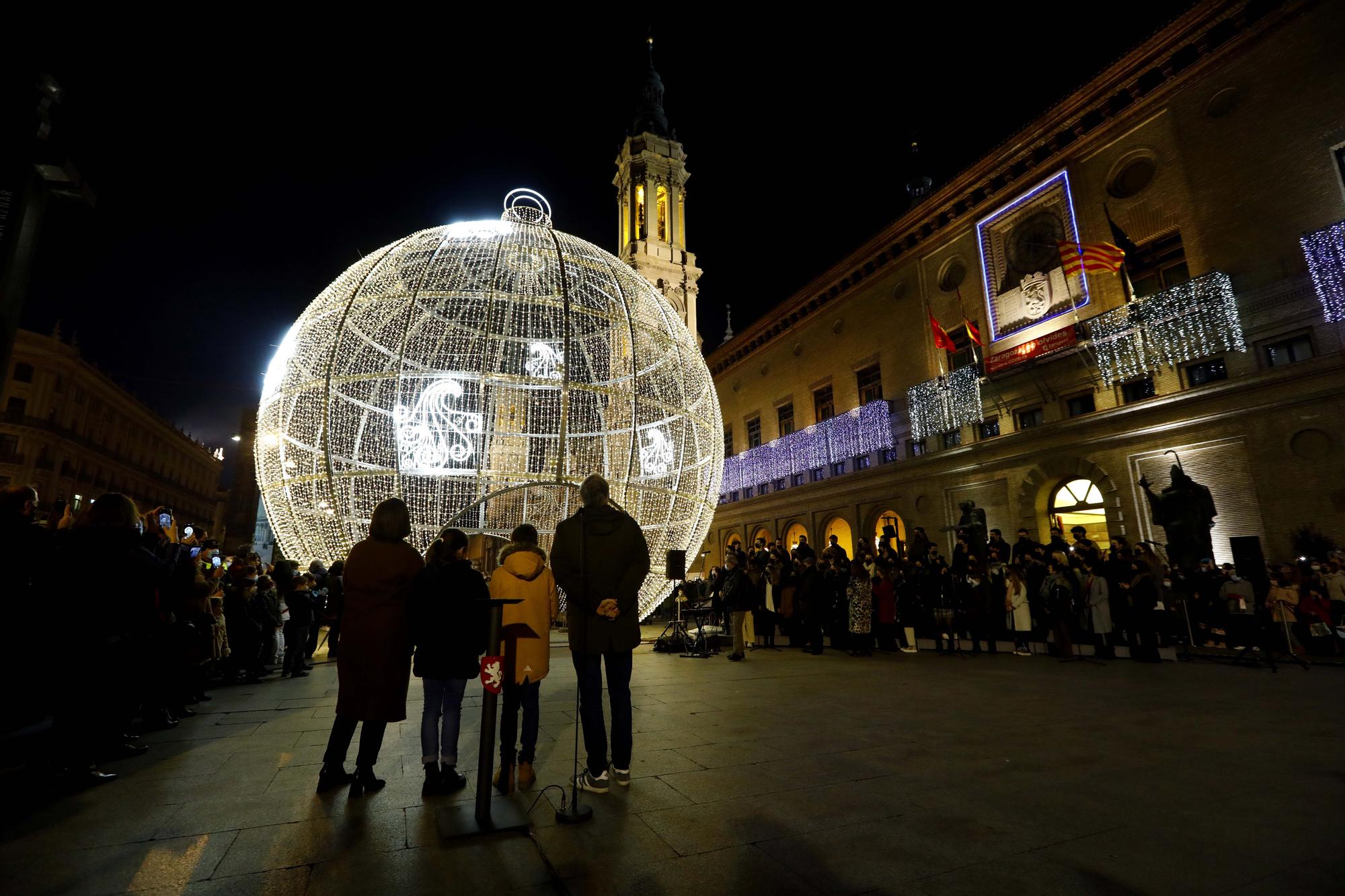 Zaragoza enciende la Navidad