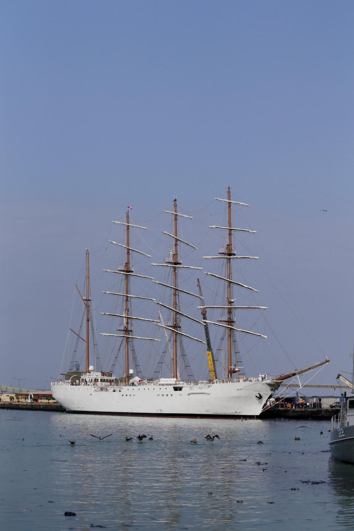 La viguesa Acopafi termina los interiores del mayor buque escuela de América Latina, en Perú