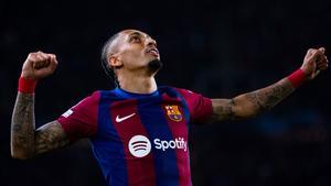 FC Barcelona - PSG : El gol de Raphinha