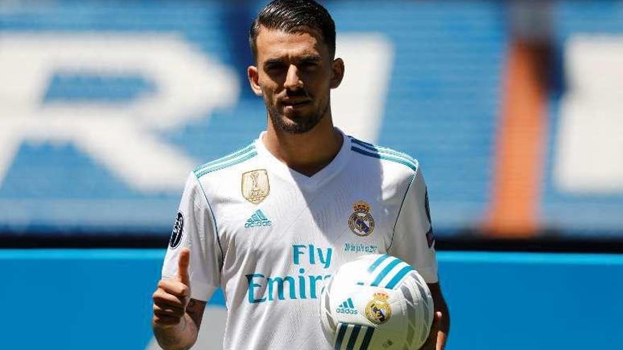 Dani Ceballos, ayer, en el acto de su presentación en el Bernabéu.