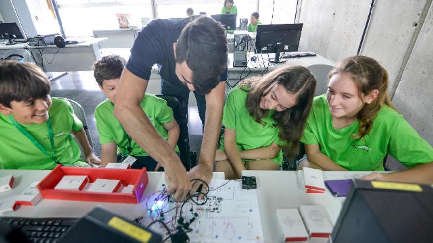 Alumnos del I Campus Tecnológico de Verano de la ULPGC.