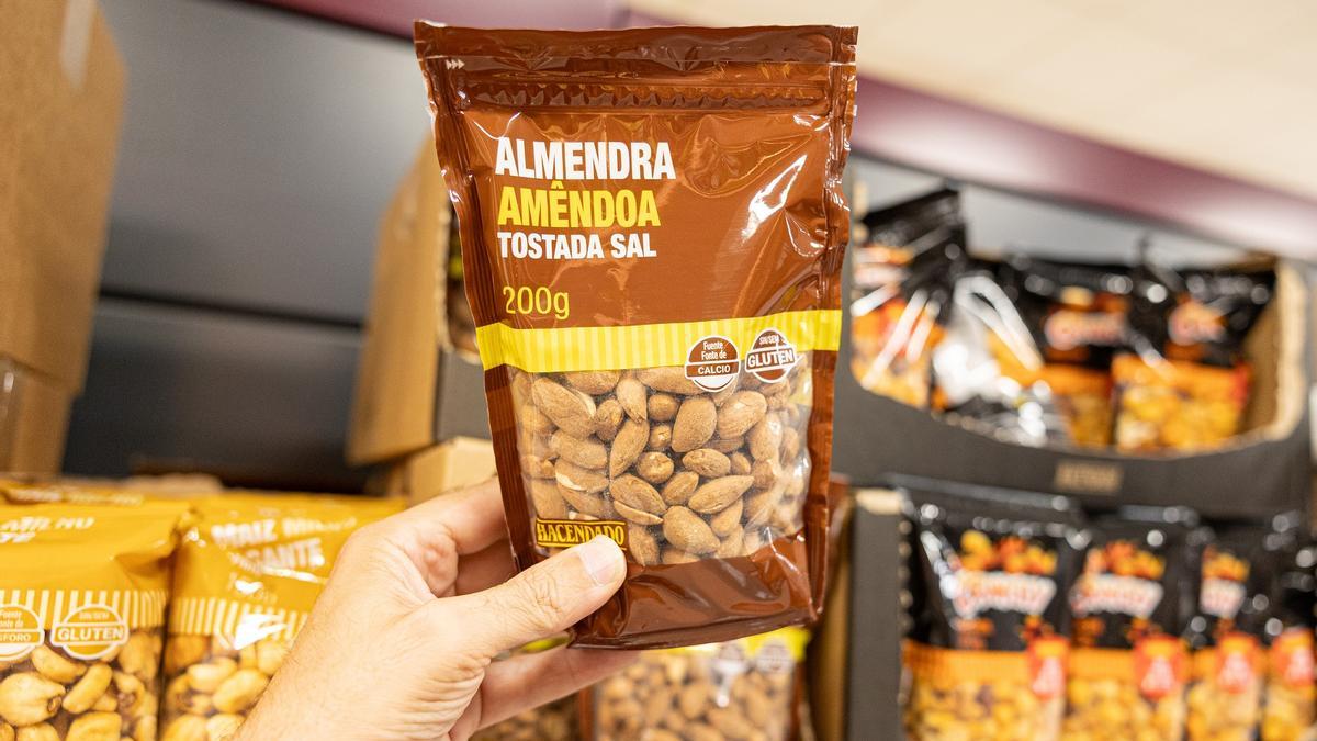 Las almendras tostadas con sal de Mercadona.