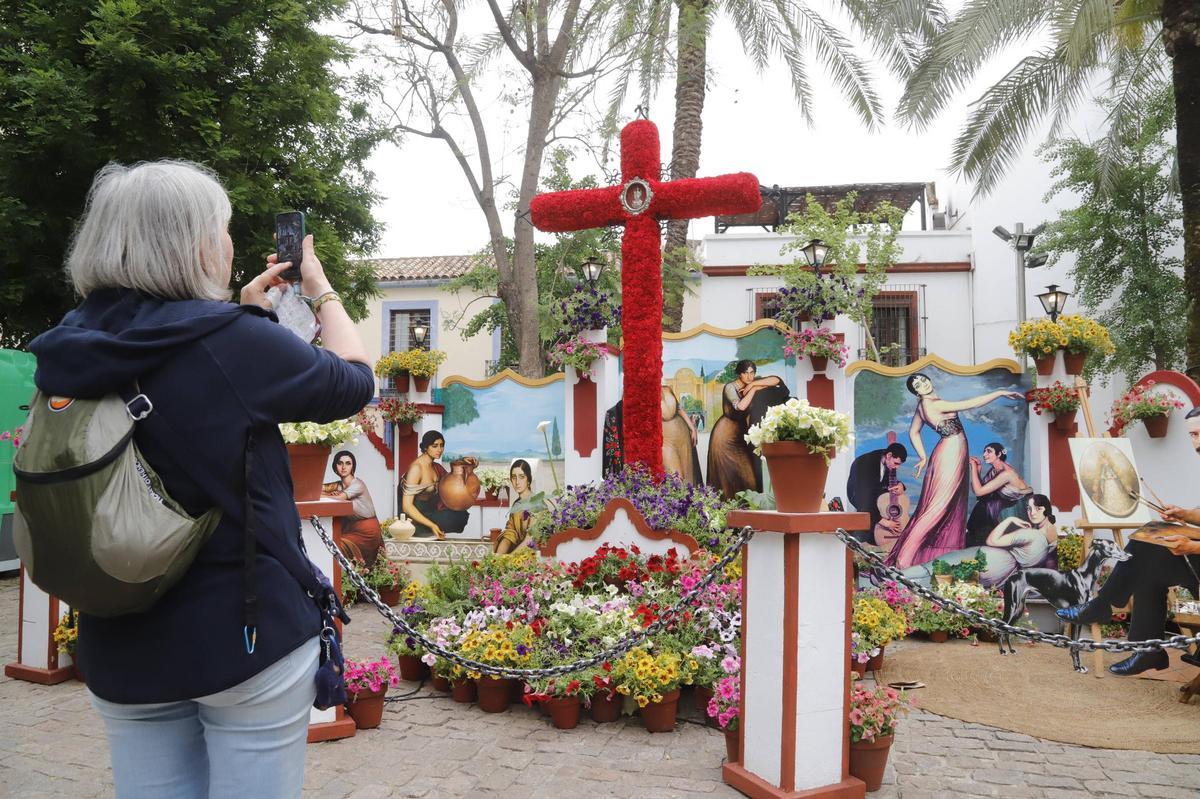Las cruces de mayo de La Soledad, AVV Cañero Nueva y Acpacys ganan los primeros premios