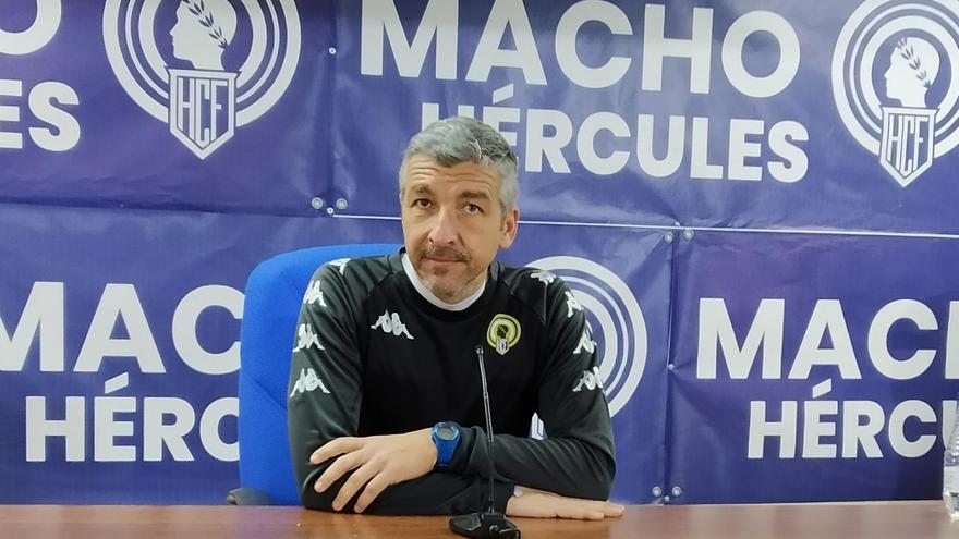 El entrenador del Hércules David Cubillo este viernes en la sala de prensa del Rico Pérez.