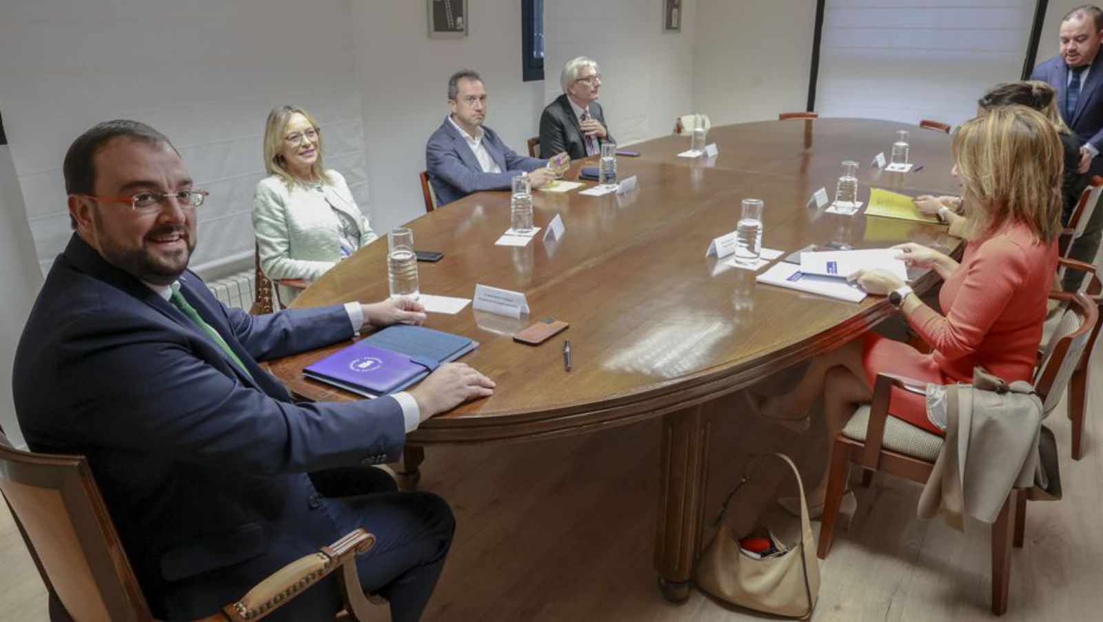 La delegación del PSOE inicia la ronda negociadora con IU. | Irma Collín