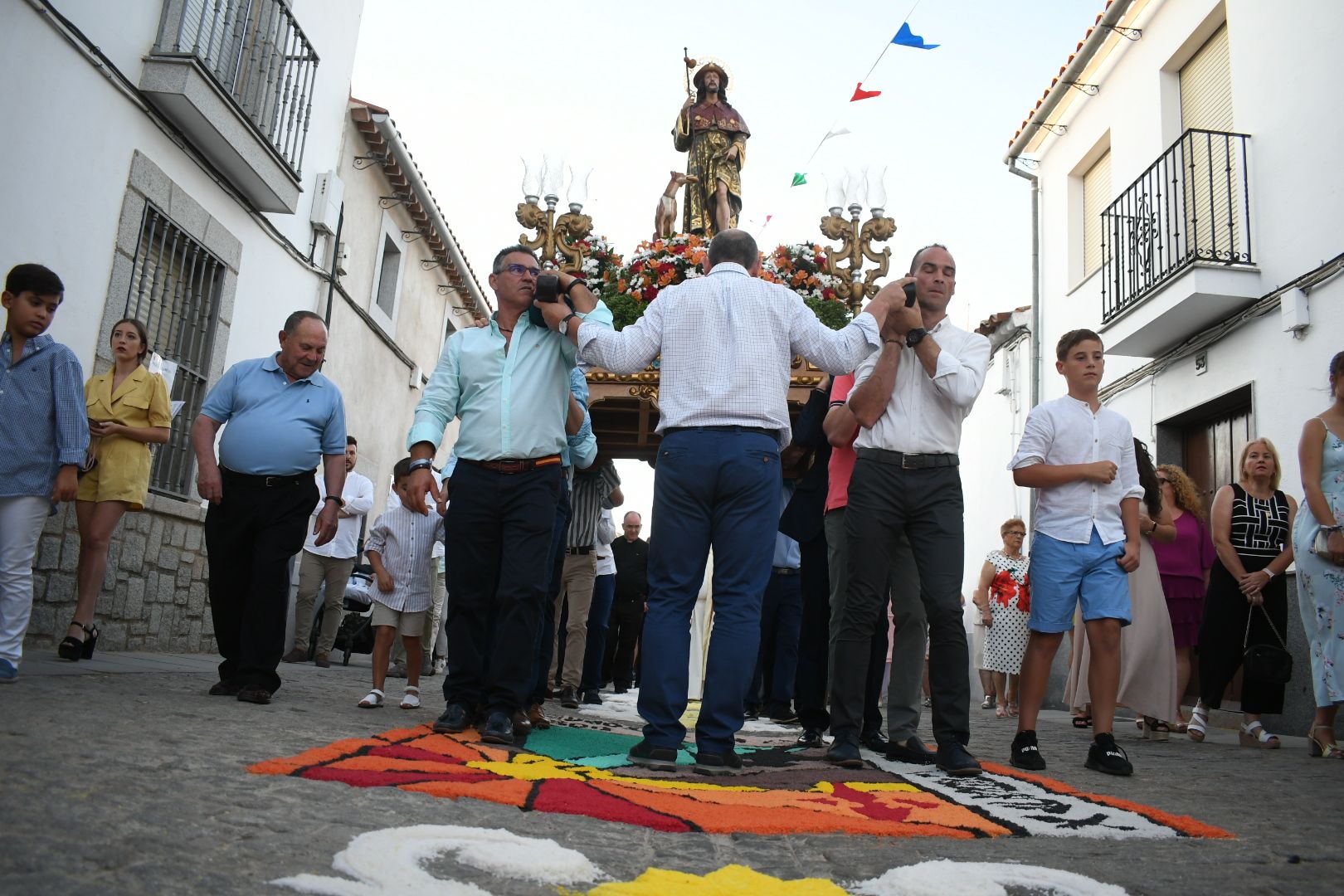 Alfombras de sal y colores en Dos Torres