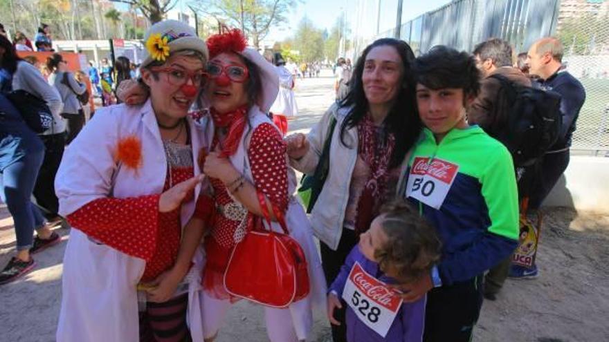 Un momento de la jornada de ayer de Payaso Hospital en el cauce del río Túria.