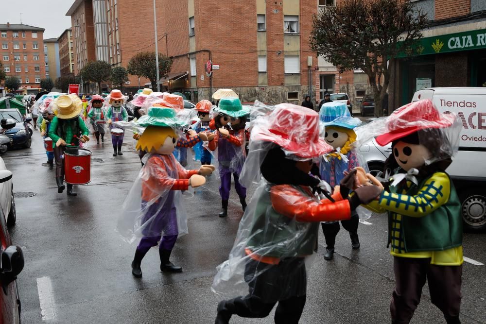 Desfile de charangas en Pumarín, en Gijón
