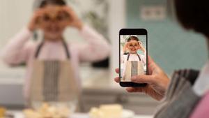 El ‘sharenting’ quedarà regulat per llei per protegir els menors