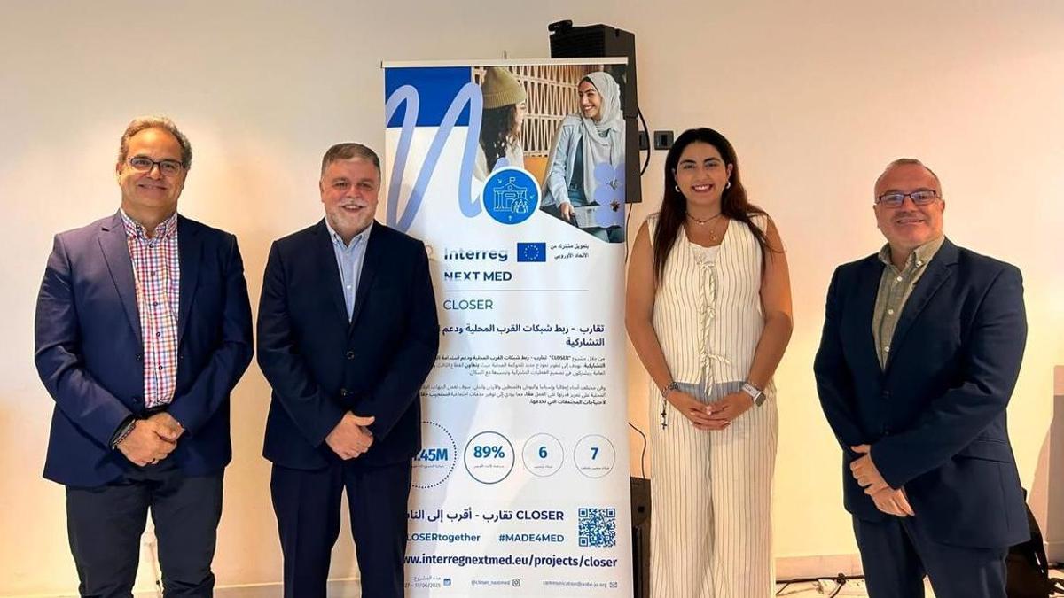 El alcalde de Villena, segundo por la izquierda, en el encuentro internacional