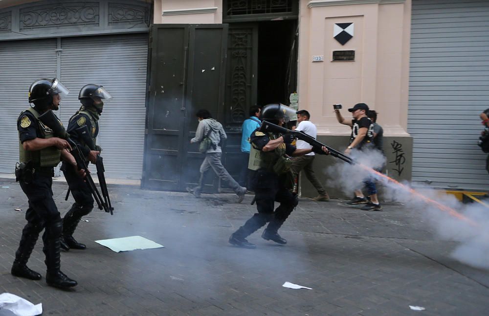 Protestas en Perú por el indulto a Fujimori