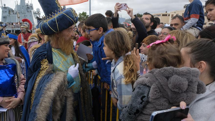 Recibimiento a los Reyes Magos a su llegada a la Base Naval de Las Palmas de Gran Canaria