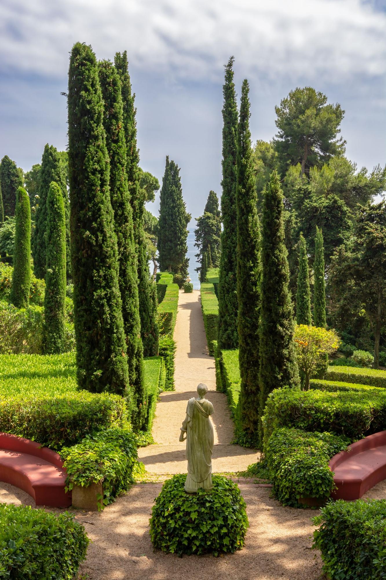 Además de por las vistas, los jardines son conocidos por sus esculturas.