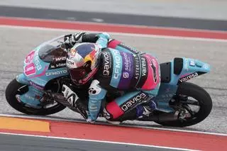 David Alonso celebra la victoria y Holgado defiende el liderato en Austin en Moto3