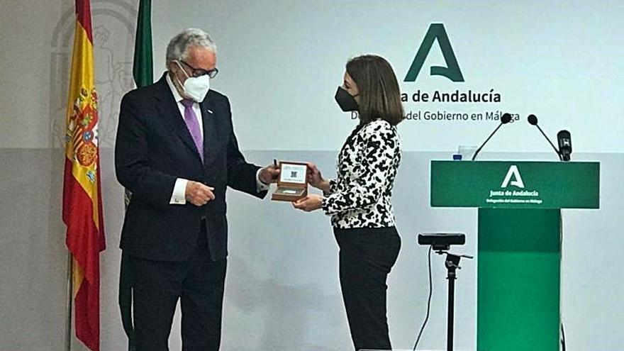 Javier Maeztu en el encuentro con Patricia Navarro