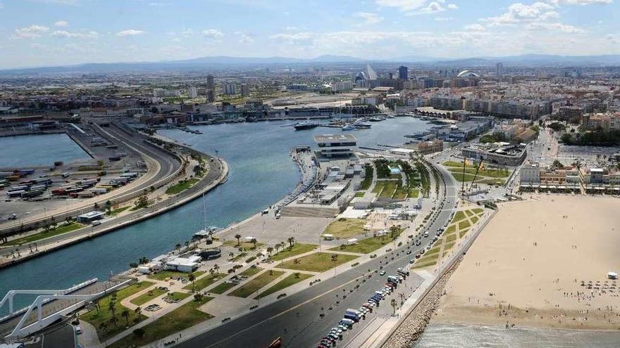 Vista aérea de La Marina de Valencia, zona portuaria cedida por el Estado al Ayuntamiento. la opinión