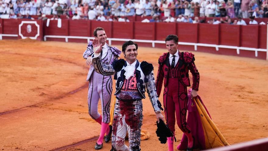 Morante se amotinó a los jóvenes y salió a hombros en Aranjuez