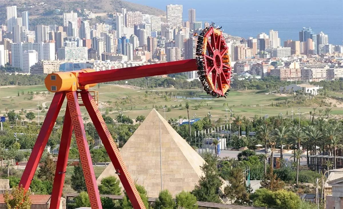 Una de las atracciones de Terra Mítica.