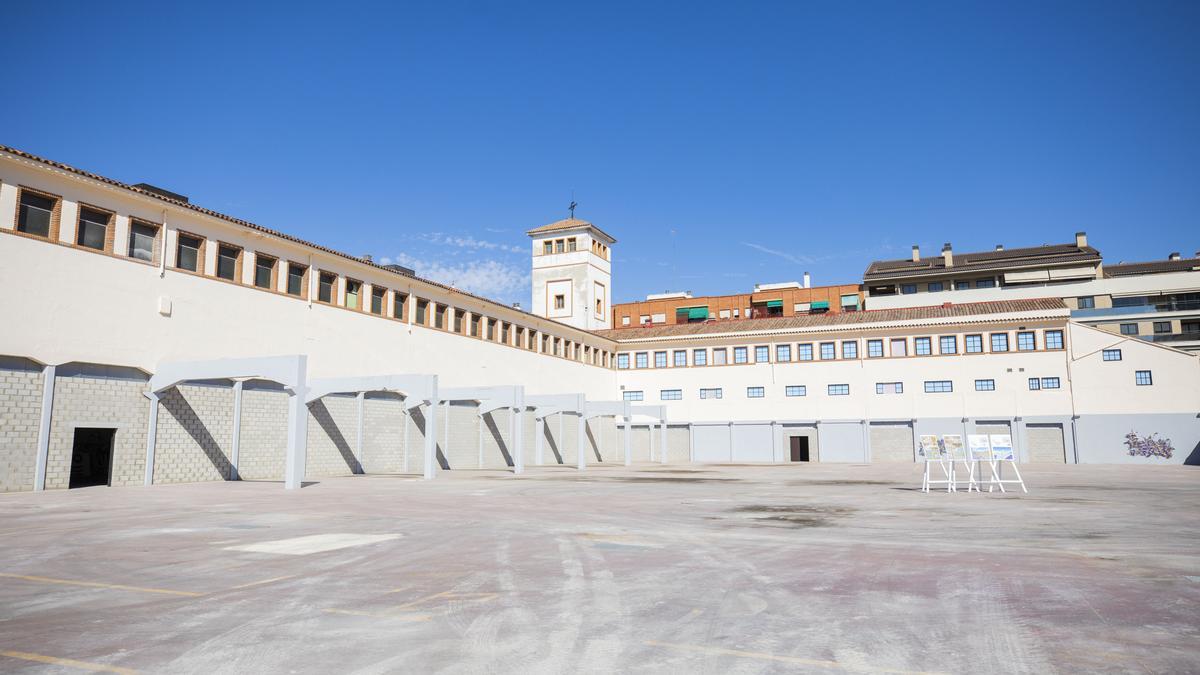 El patio exterior de la antigua fábrica de Giesa de Zaragoza.