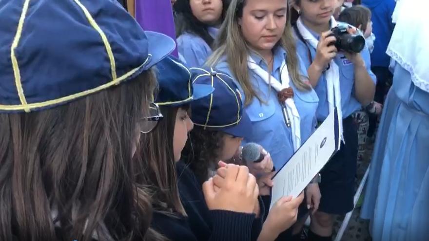 Vídeo | En Santiago los scouts sant Yago le dedican una oración que lee Sofia Muriel