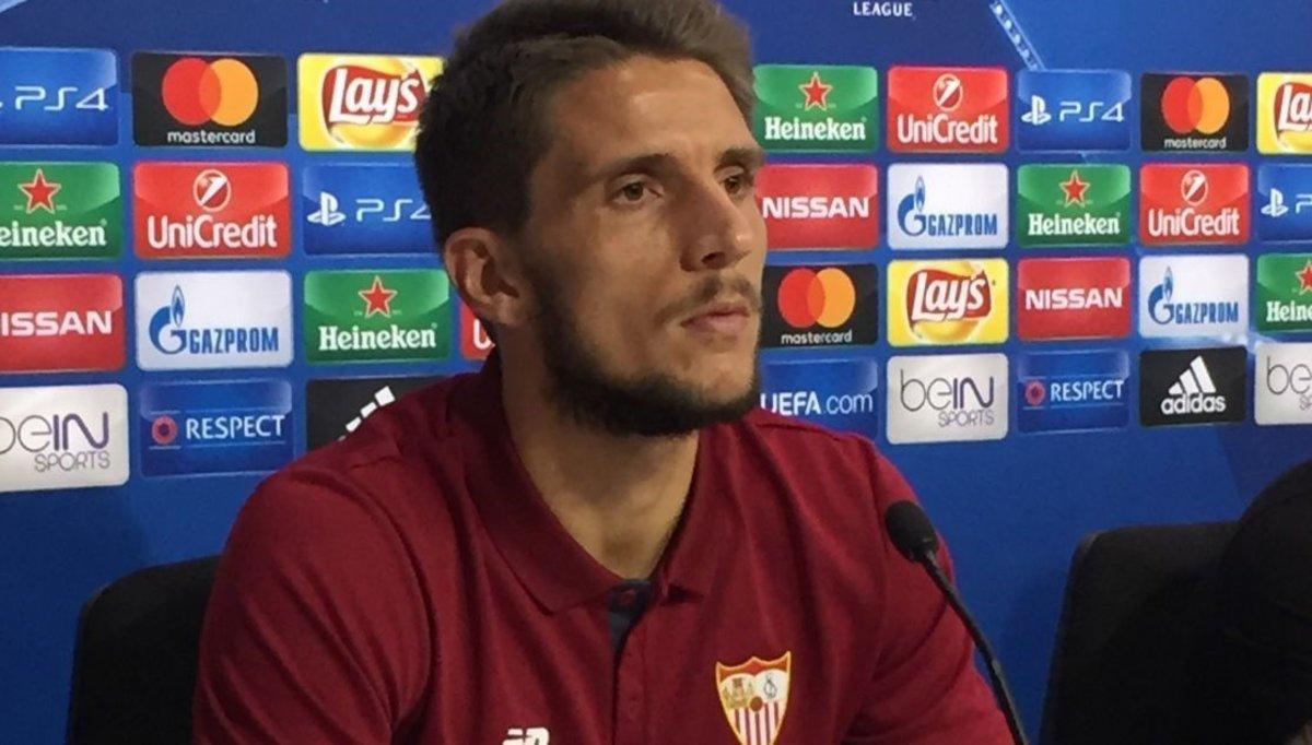 01/11/2016 Daniel CarriÃ§o, jugador del Sevilla, en rueda de prensa de la Liga de Campeones