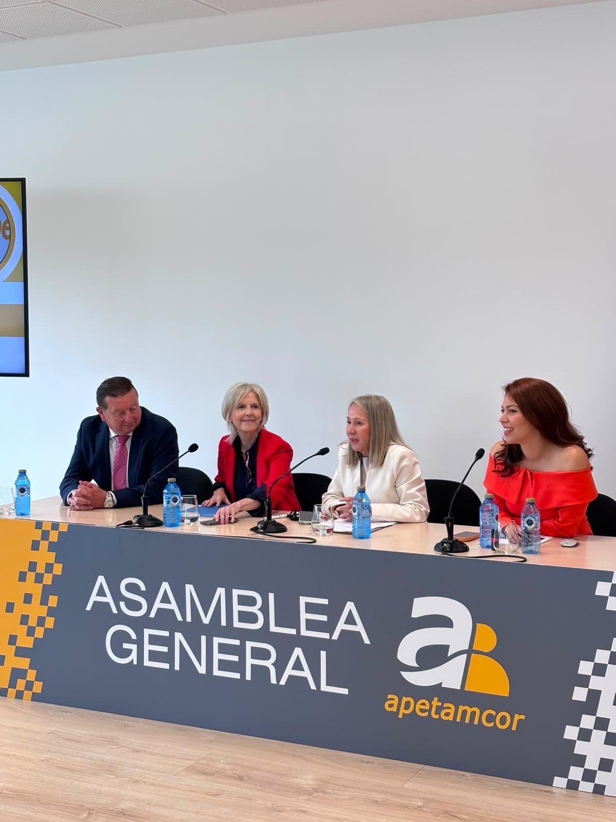 Toca, en la Asamblea de Apetamcor