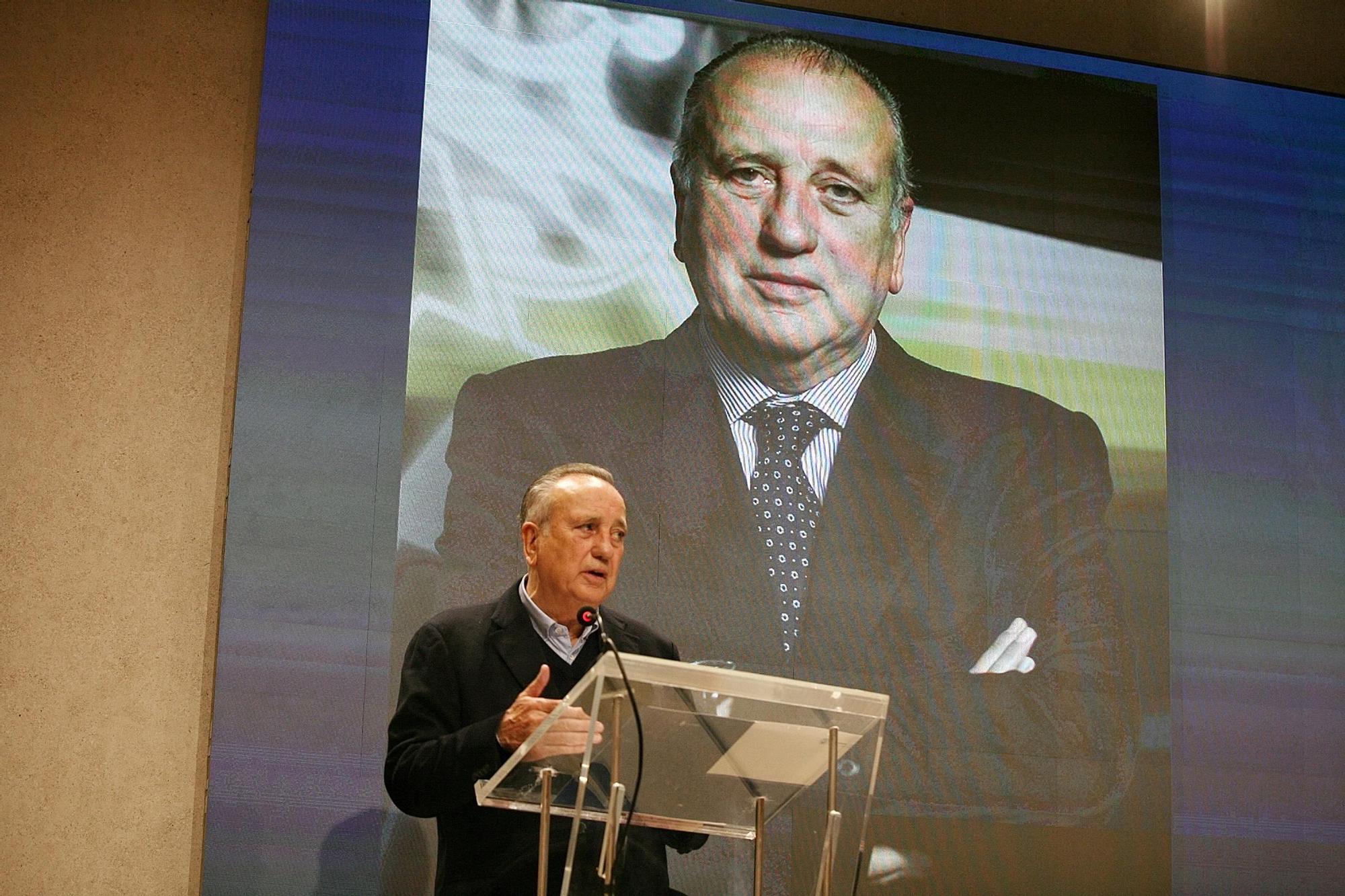 El homenaje a sus presidentes culmina los actos por el centenario del Villarreal