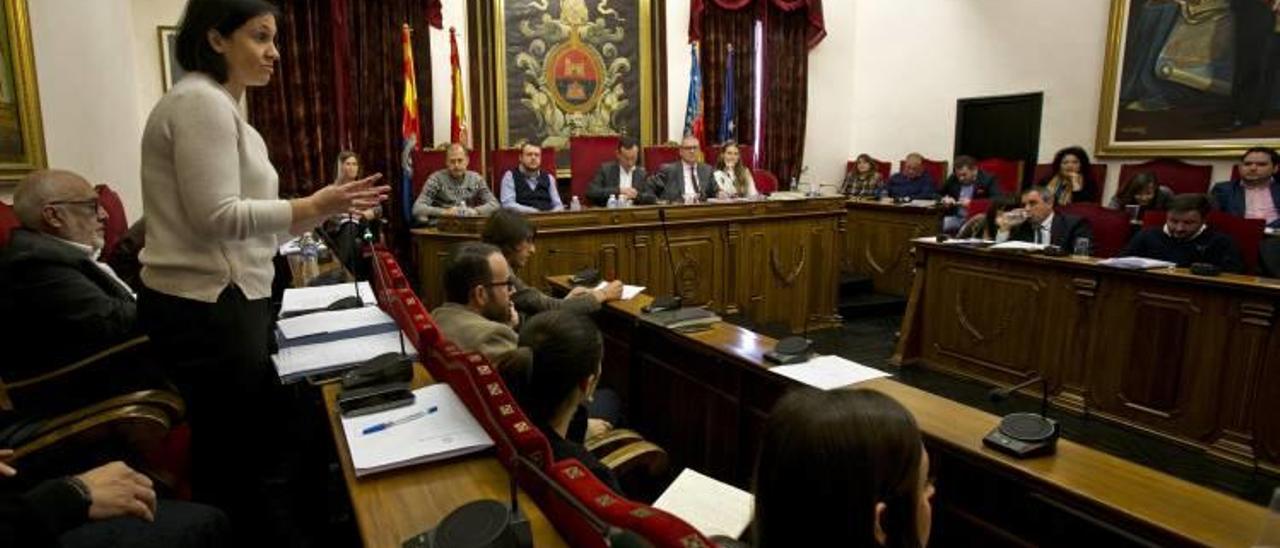 El PSOE maneja el 79% del presupuesto e Ilicitanos gestiona más que Compromís