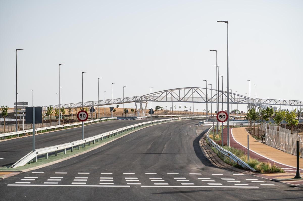 Galería | La Ronda Sur de Cáceres, lista para su apertura