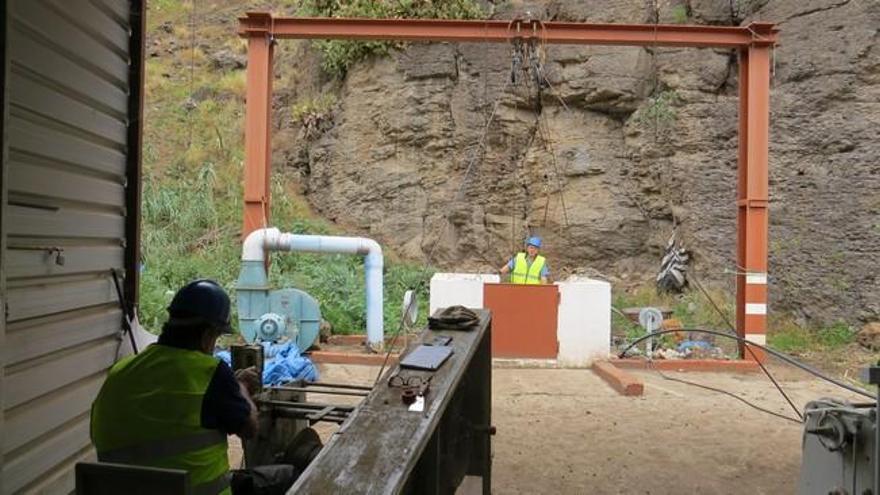 Hallan dos esqueletos en el Pozo de Tenoya