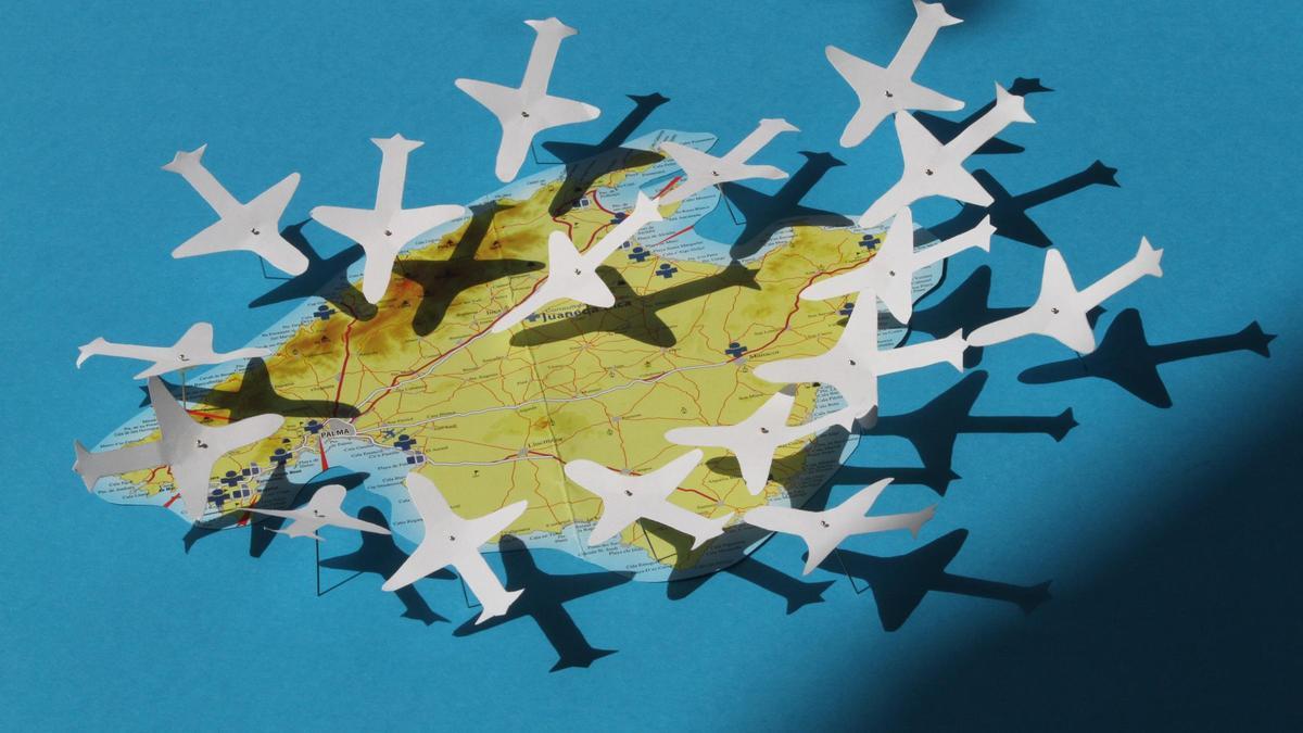 Aus allen Richtungen kommen sie, die Mallorca-Urlauber.