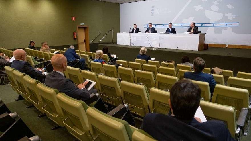 Reunión de la comisión de coordinación operativa celebrada ayer. // Faro