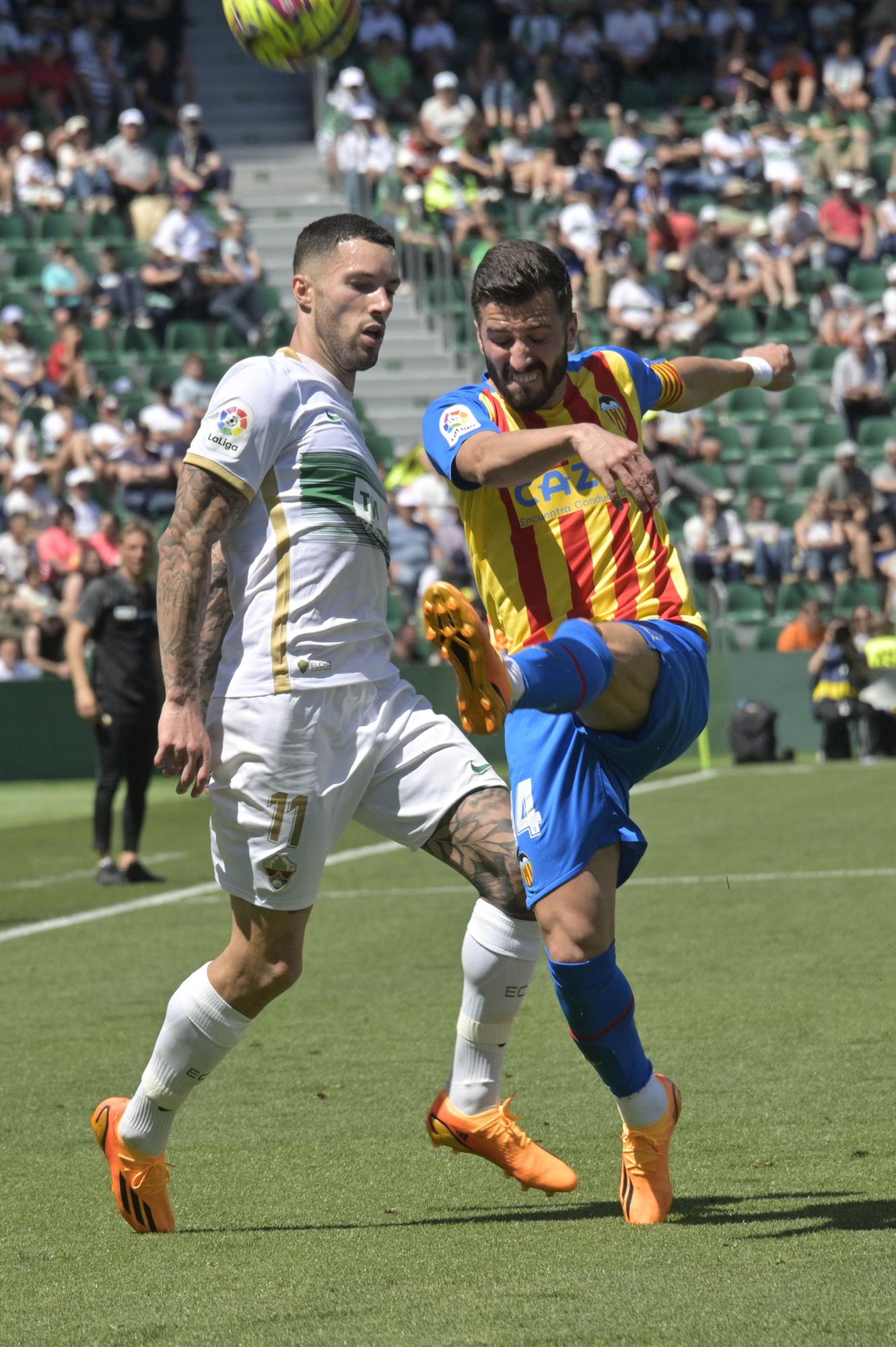 El Elche pone la alfombra al Valencia (0-2)