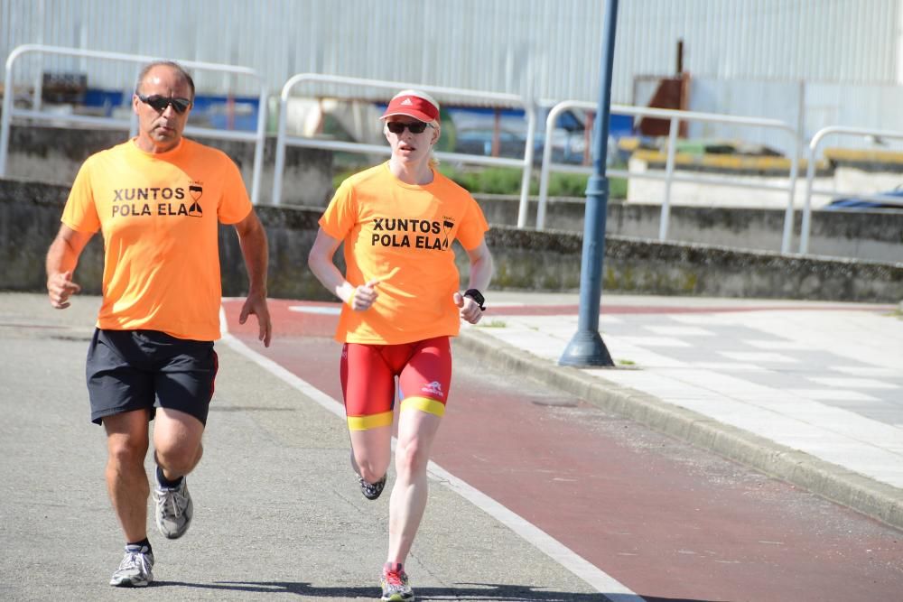 Marea naranja contra el ELA en Cangas