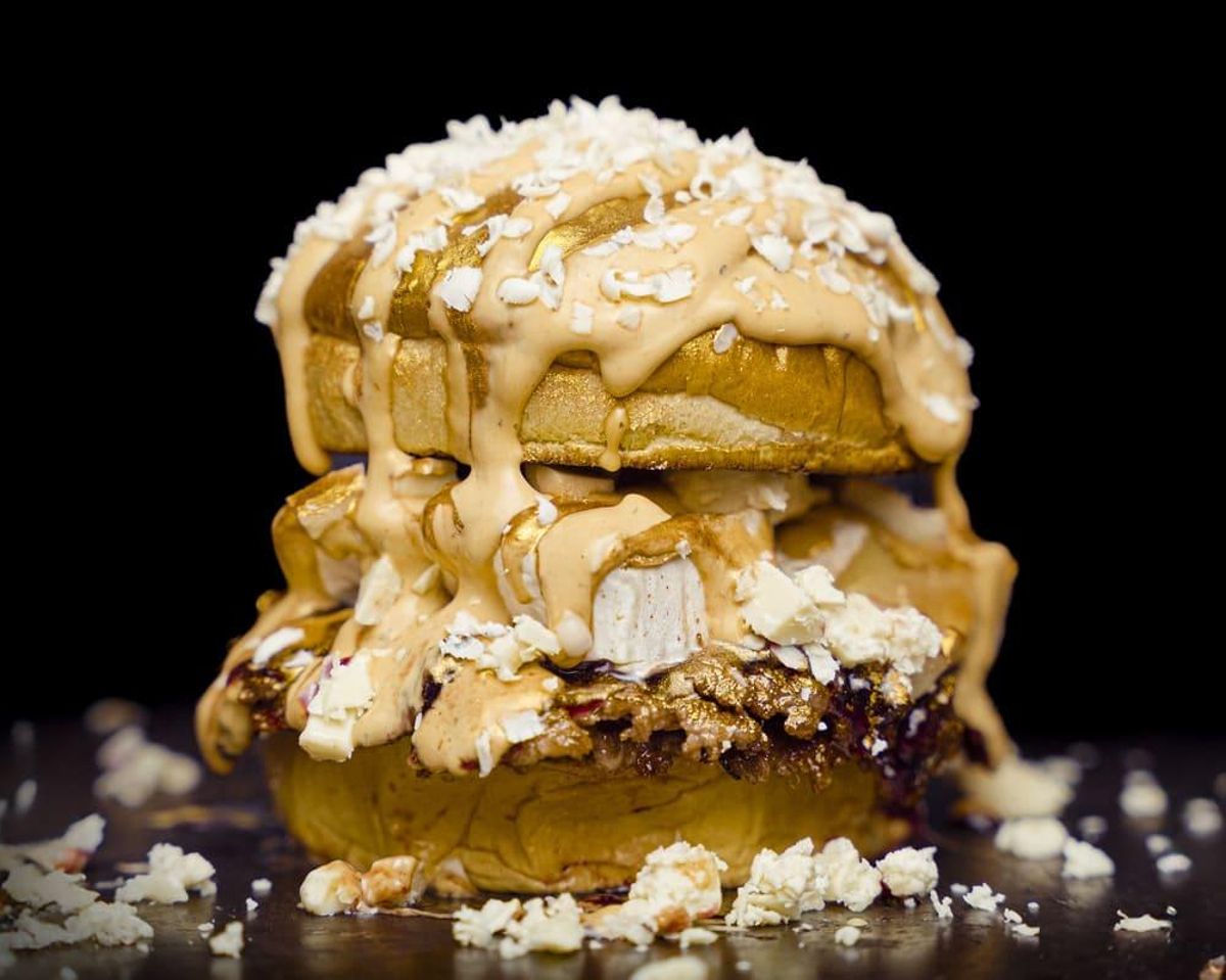 The Authentic American Burger: "La Diva"